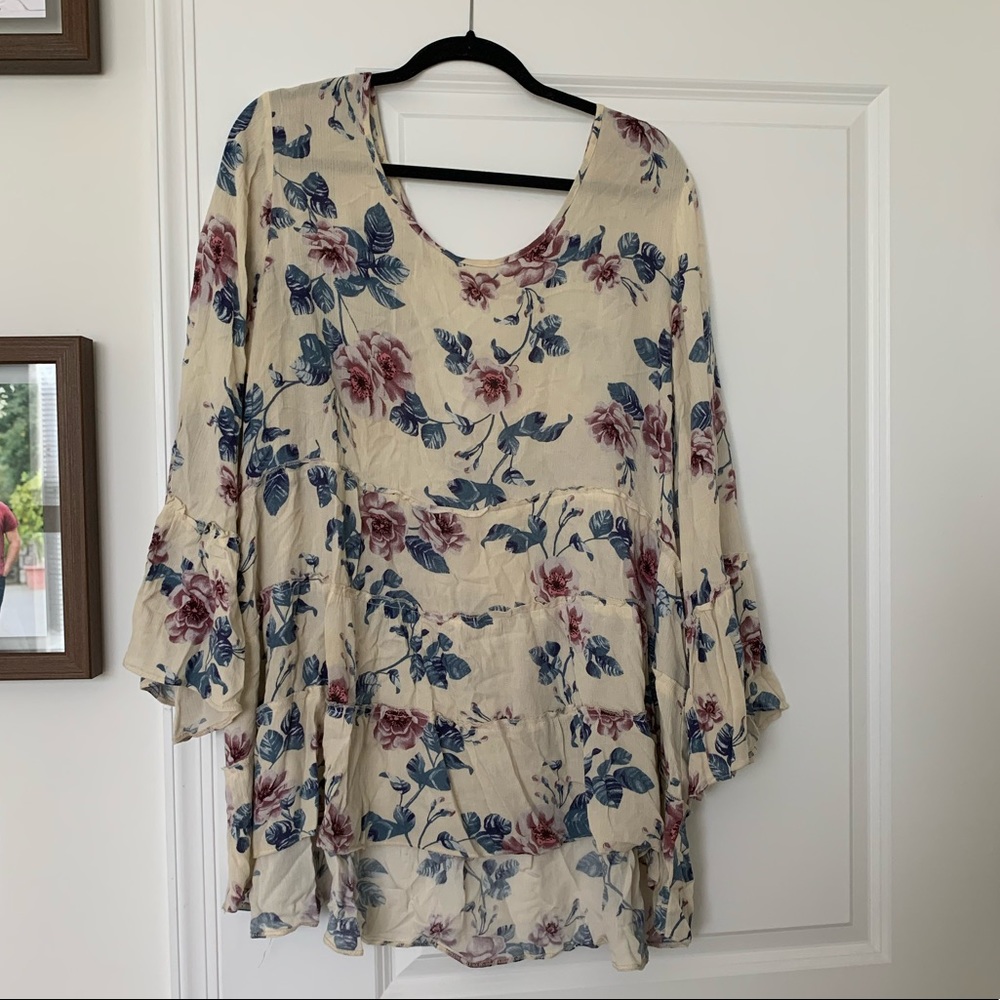 American eagle floral bell sleeve top